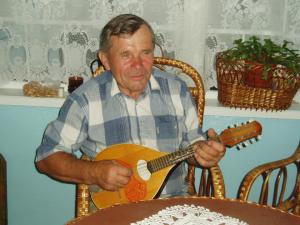 Ion Socolov canta la mandolina